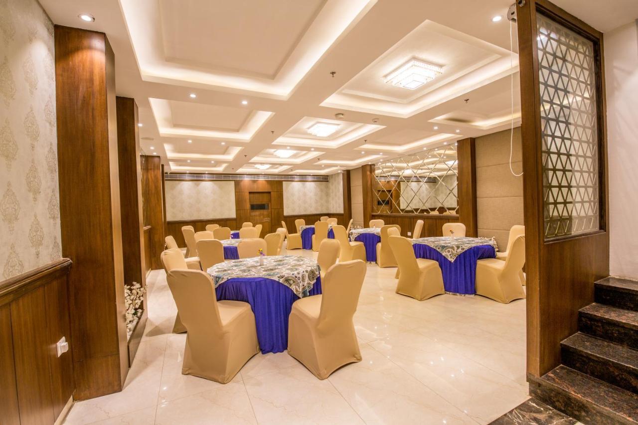 Hotel Sumaditya ジャイプール エクステリア 写真